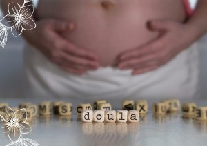doula en zwangere buik