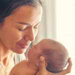 moeder en baby na online hypnobirthing cursus